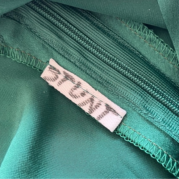 Screen-Worn Emerald Silk Dress Interview with the Vampire Stunt Costume Eglee - Picture 11 of 17